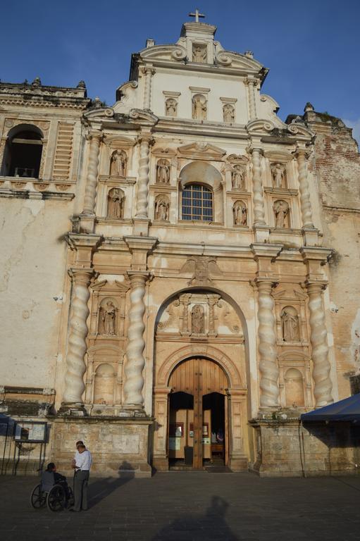Hotel Y Galeria Uxlabil Antigua Exteriér fotografie