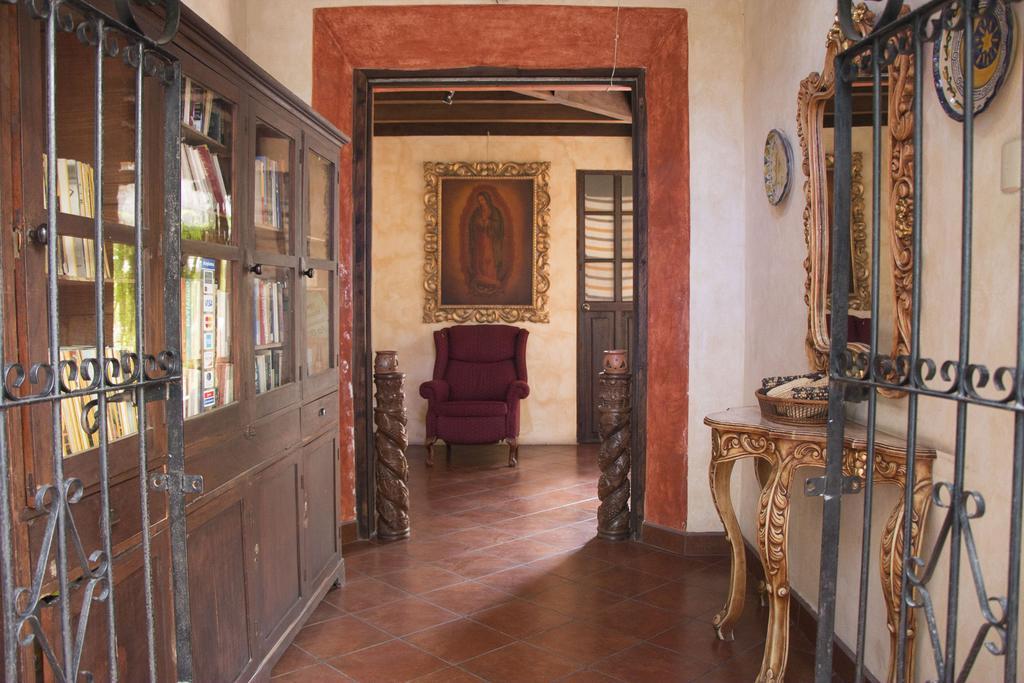 Hotel Y Galeria Uxlabil Antigua Exteriér fotografie